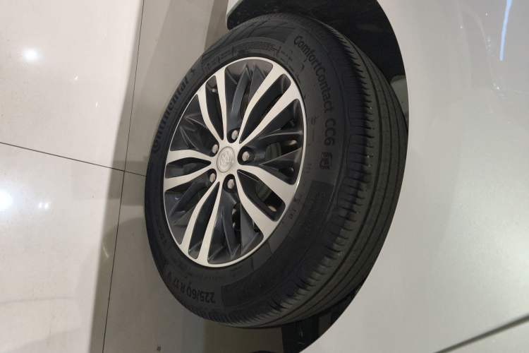 Used Buick GL8 2023 ES Lu Zun Deluxe Model Right Rear Wheel Hub