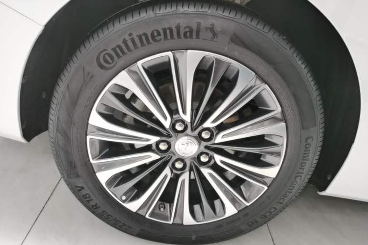 Used Buick GL8 2023 ES Lu Zun Luxury Model Right Rear Wheel Hub