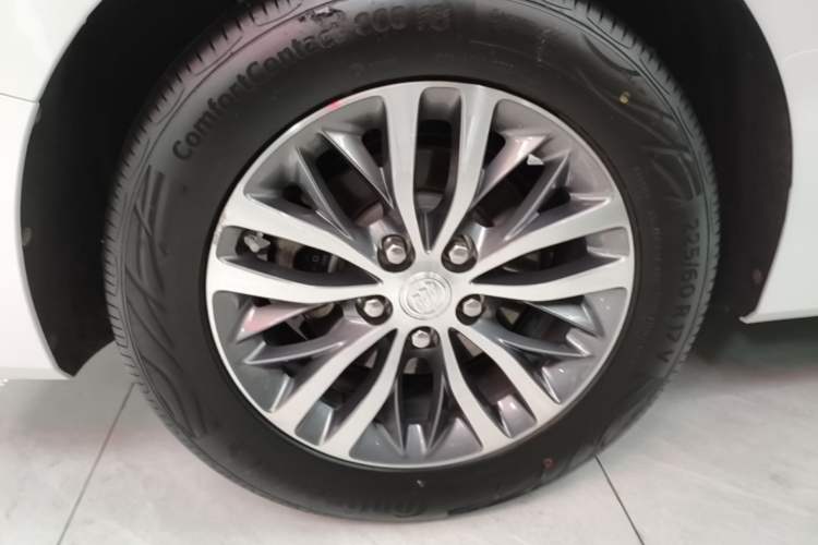 Used Buick GL8 2023 ES Lu Zun Deluxe Model Right Rear Wheel Hub