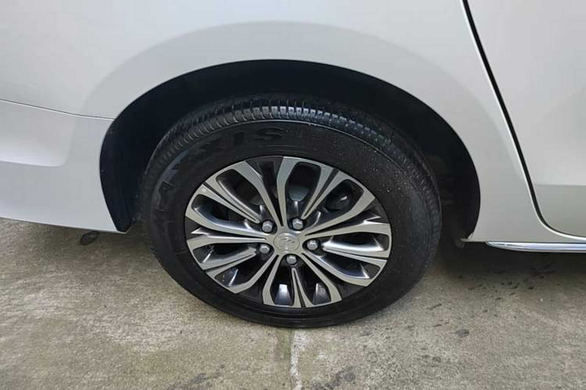 Used Buick GL8 2023 Land Executive Class Comfort Model Right Rear Wheel Hub