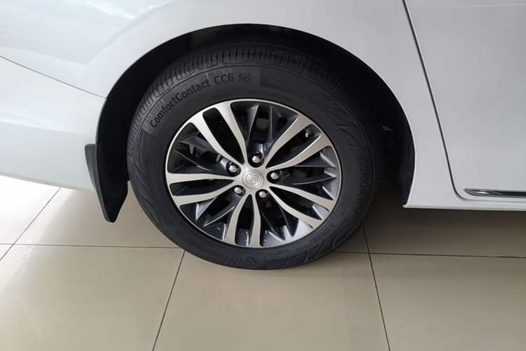 Used Buick GL8 2023 ES Lu Zun Deluxe Model Right Rear Wheel Hub