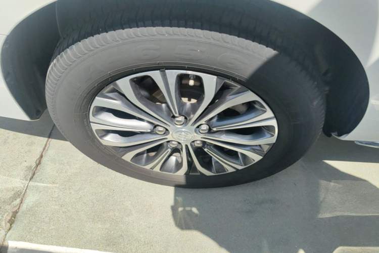 Used Buick GL8 2023 Land Executive Class Smart Enjoyment Model Right Rear Wheel Hub