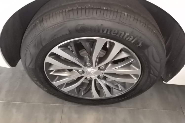 Used Buick GL8 2023 ES Lu Zun Deluxe Model Right Rear Wheel Hub
