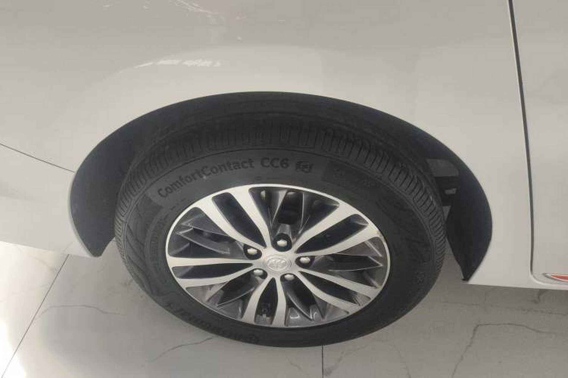 Used Buick GL8 2023 ES Lu Zun Comfort Model Right Rear Wheel Hub