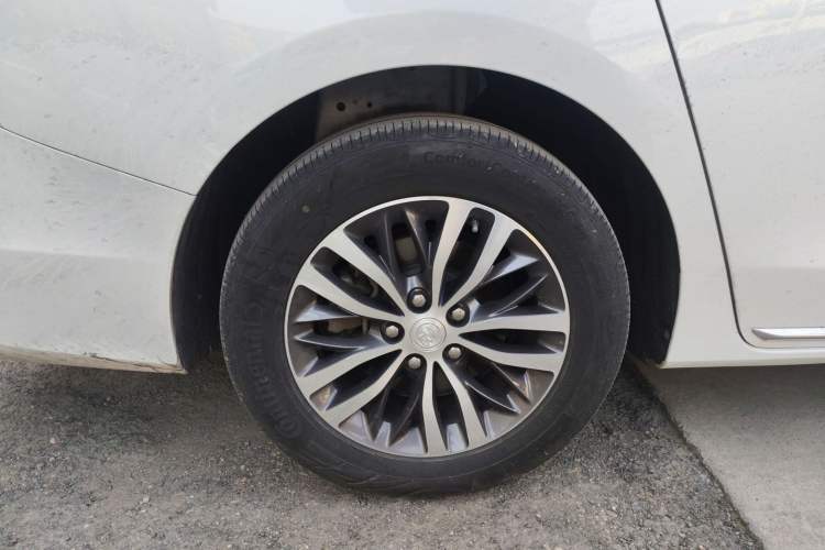 Used Buick GL8 2023 ES Lu Zun Deluxe Model Right Rear Wheel Hub