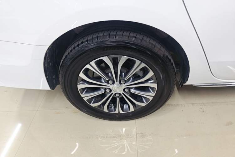 Used Buick GL8 2023 Land Executive Class 652T Luxury Model Right Rear Wheel Hub