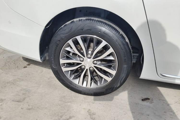 Used Buick GL8 2023 ES Lu Zun Deluxe Model Right Rear Wheel Hub