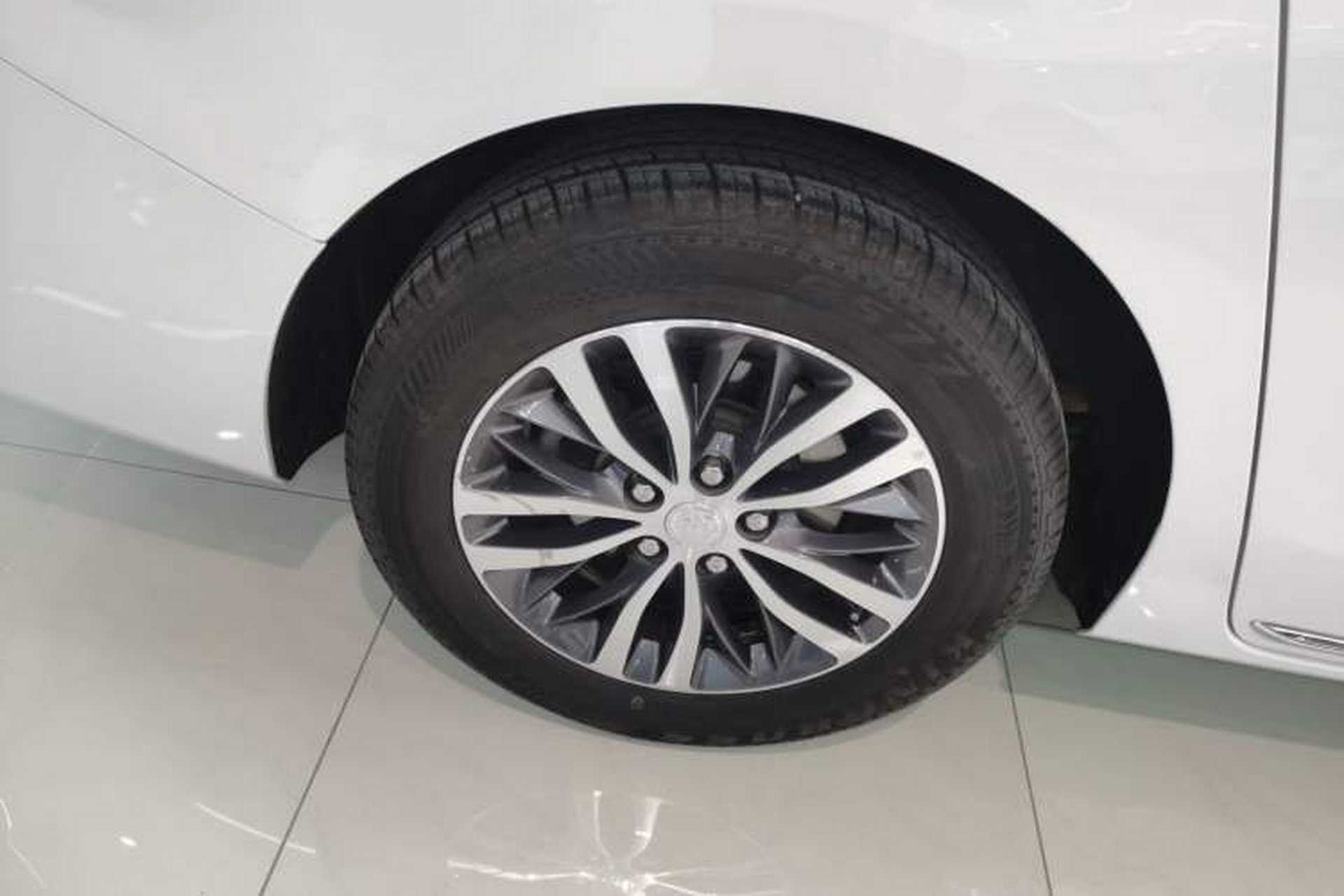 Used Buick GL8 2023 ES Lu Zun Deluxe Model Right Rear Wheel Hub