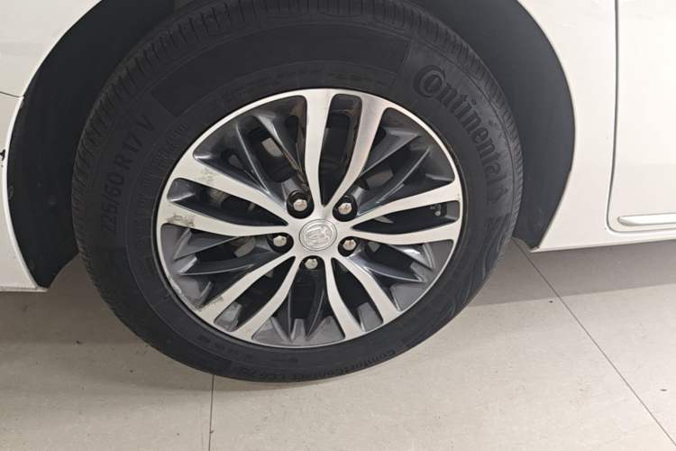 Used Buick GL8 2023 ES Lu Zun Deluxe Model Right Rear Wheel Hub