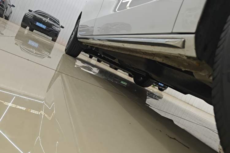 Used Buick GL8 2023 Land Executive Class Smart Enjoyment Model Right Side Sill
