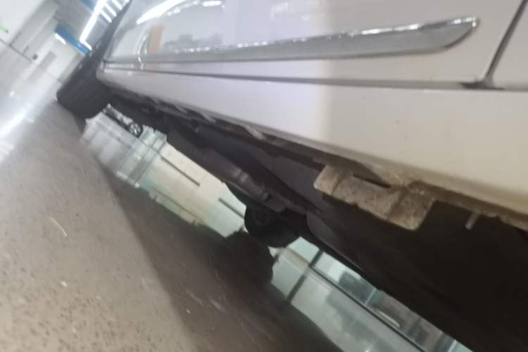 Used Buick GL8 2023 ES Lu Zun Comfort Model Right Side Sill