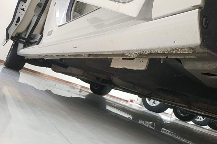 Used Buick GL8 2023 ES Lu Zun Comfort Model Right Side Sill
