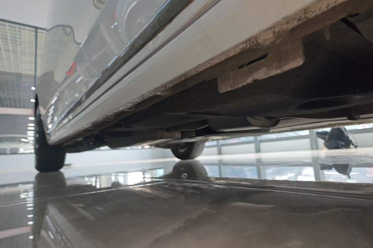 Used Buick GL8 2023 ES Lu Zun Comfort Model Right Side Sill