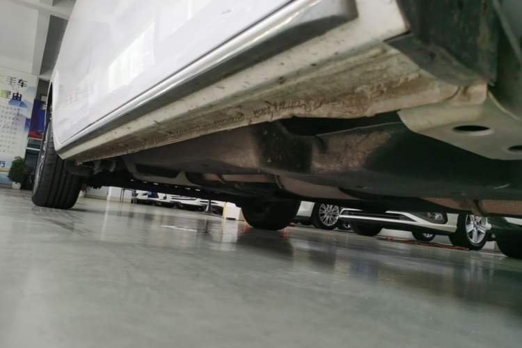 Used Buick GL8 2023 Land Executive Class 652T Luxury Model Right Side Sill