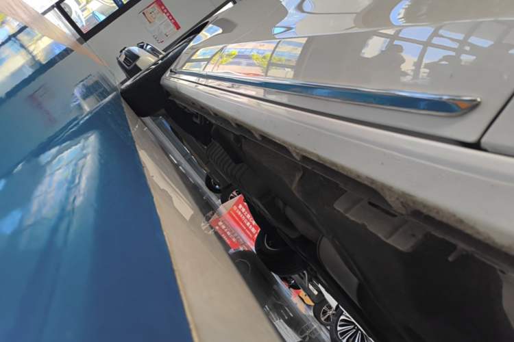 Used Buick GL8 2023 ES Lu Zun Deluxe Model Right Side Sill