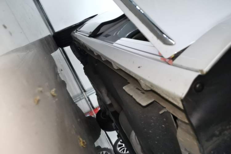 Used Buick GL8 2023 ES Lu Zun Deluxe Model Right Side Sill