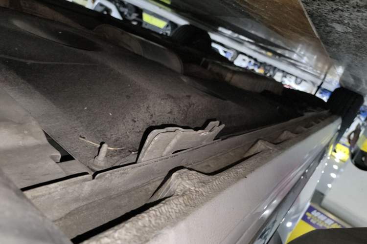 Used Buick GL8 2023 ES Lu Zun Deluxe Model Right Side Sill