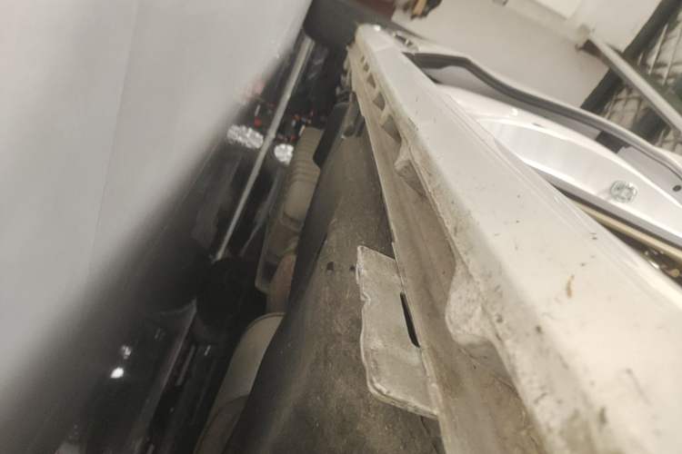 Used Buick GL8 2023 ES Lu Zun Deluxe Model Right Side Sill