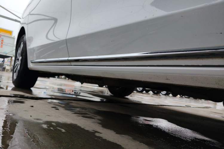 Used Buick GL8 2023 ES Lu Zun Comfort Model Right Side Sill