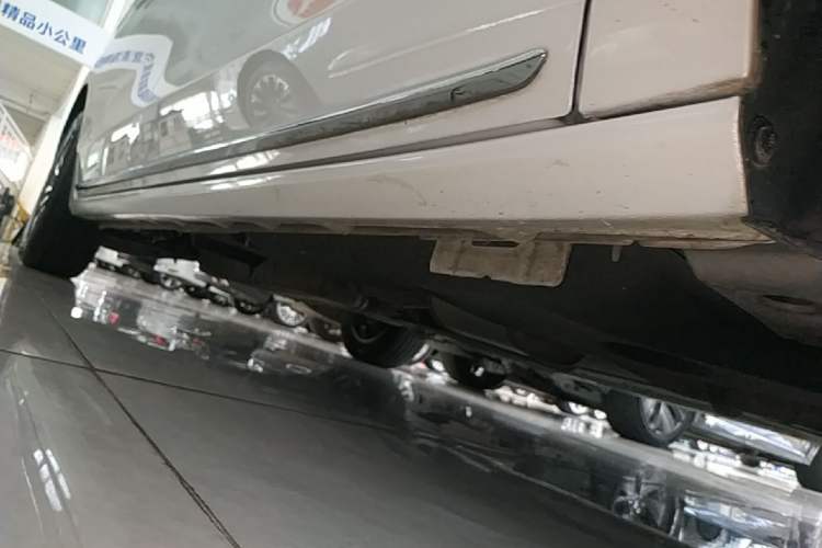 Used Buick GL8 2023 ES Lu Zun Deluxe Model Right Side Sill