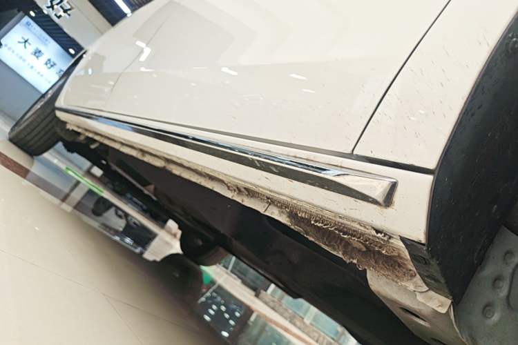 Used Buick GL8 2023 Land Executive Class Smart Enjoyment Model Right Side Sill