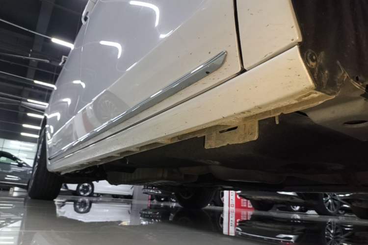Used Buick GL8 2023 ES Lu Zun Deluxe Model Right Side Sill