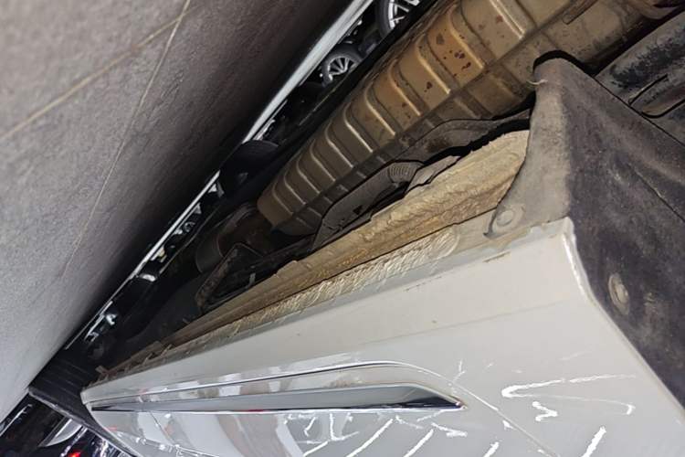 Used Buick GL8 2023 ES Lu Zun Deluxe Model Right Side Sill