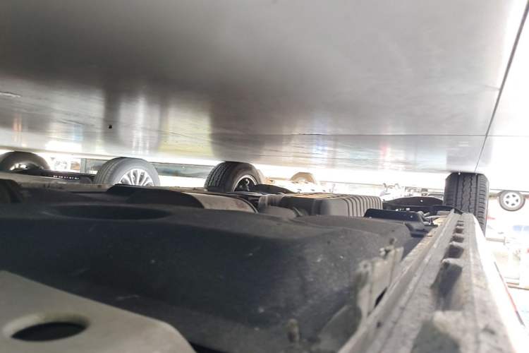 Used Buick GL8 2023 ES Lu Zun Deluxe and Yue Edition Right Side Sill