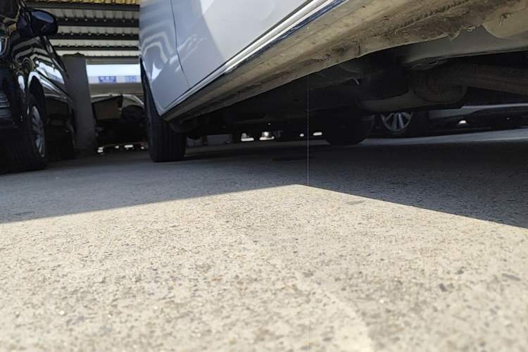 Used Buick GL8 2023 Facelifted Land Cruiser Executive Luxury Version Right Side Sill