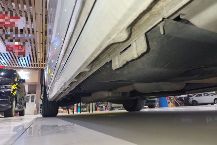 Used Buick GL8 2023 ES Lu Zun Deluxe Model Right Side Sill