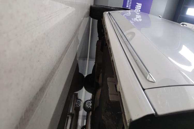 Used Buick GL8 2023 ES Lu Zun Comfort Model Right Side Sill