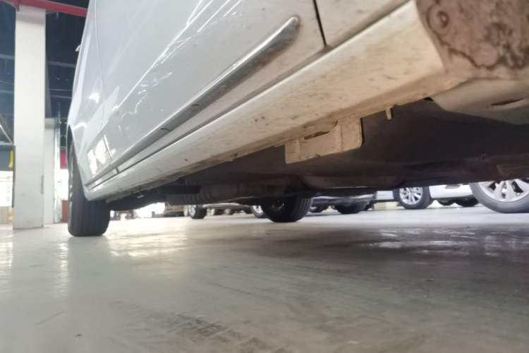 Used Buick GL8 2023 ES Lu Zun Deluxe Model Right Side Sill