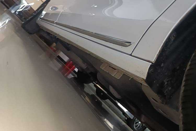 Used Buick GL8 2023 ES Lu Zun Deluxe Model Right Side Sill