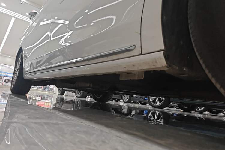 Used Buick GL8 2023 ES Lu Zun Luxury Model Right Side Sill