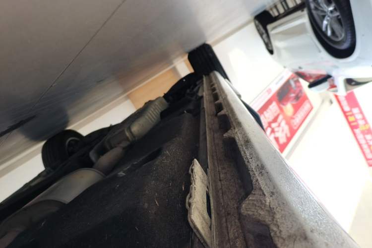 Used Buick GL8 2023 ES Lu Zun Deluxe Model Right Side Sill