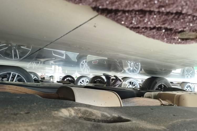 Used Buick GL8 2023 ES Lu Zun Deluxe Model Right Side Sill