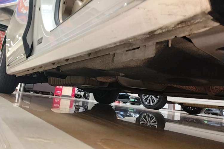 Used Buick GL8 2023 ES Lu Zun Deluxe Model Right Side Sill