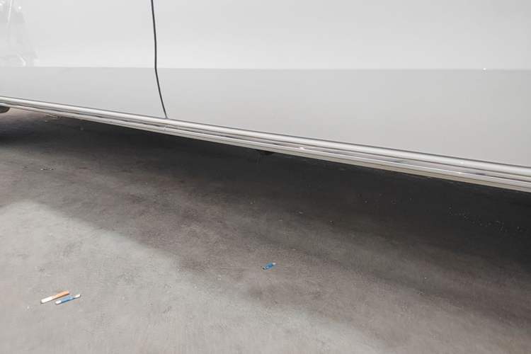 Used Buick GL8 2023 Facelifted Land Cruiser Executive Luxury Version Right Side Sill