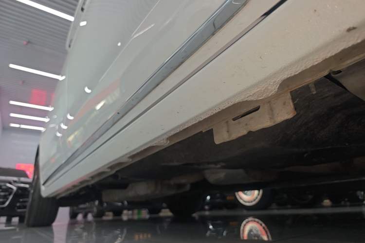 Used Buick GL8 2023 ES Lu Zun Deluxe Model Right Side Sill