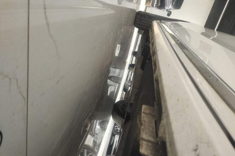 Used Buick GL8 2023 ES Lu Zun Comfort Model Right Side Sill