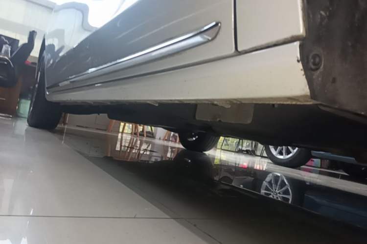 Used Buick GL8 2023 Avenir Avia Four-Seat Prestige Edition Right Side Sill