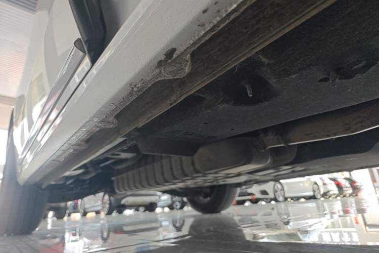 Used Buick GL8 2023 ES Lu Zun Deluxe Model Right Side Sill