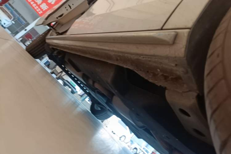 Used Buick GL8 2023 Land Executive Class Deluxe Model Right Side Sill