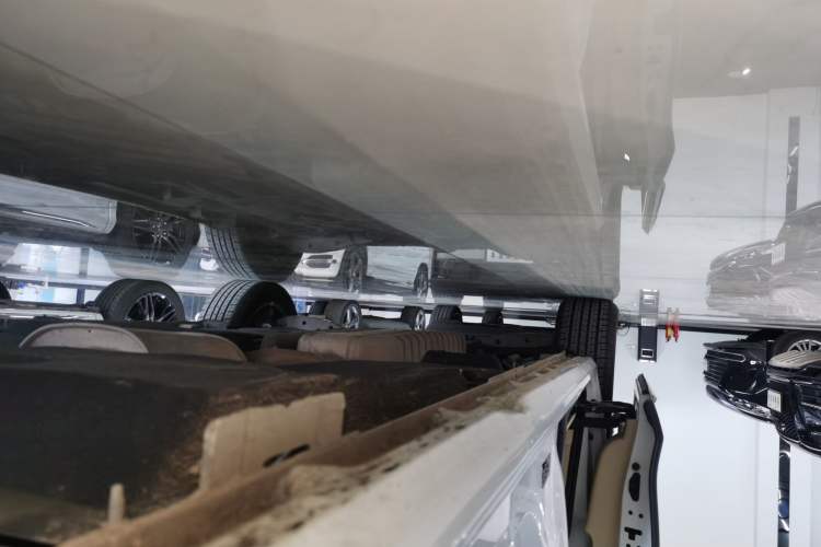 Used Buick GL8 2023 ES Lu Zun Deluxe Model Right Side Sill