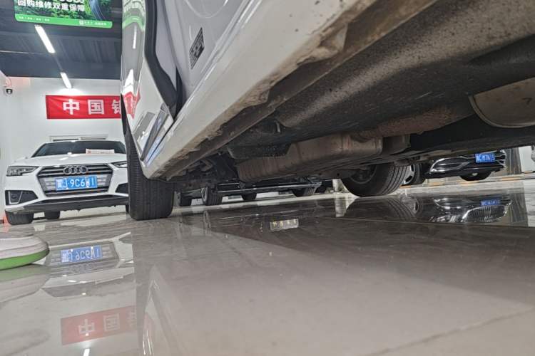 Used Buick GL8 2023 ES Lu Zun Deluxe Model Right Side Sill