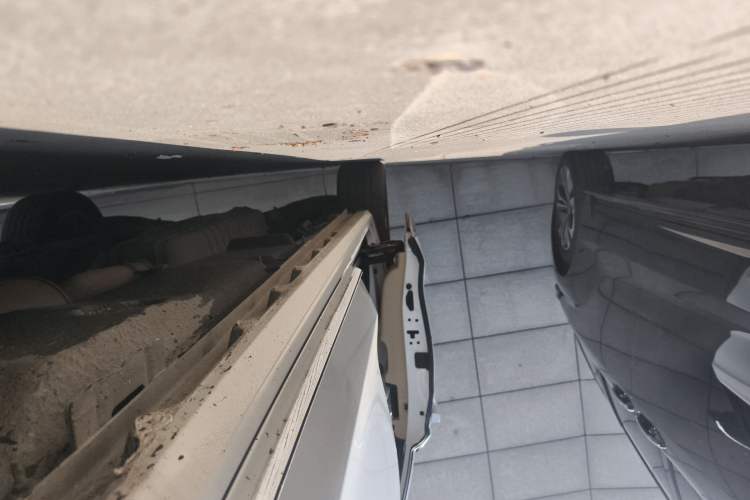 Used Buick GL8 2023 ES Lu Zun Deluxe Model Right Side Sill