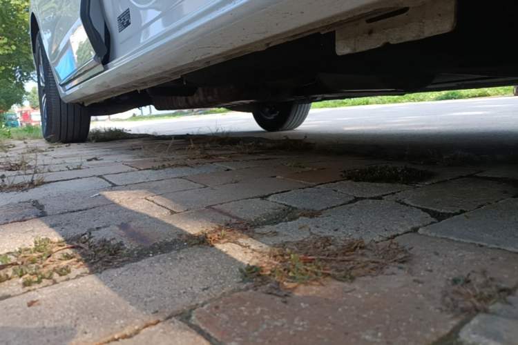 Used Buick GL8 2023 ES Lu Zun Deluxe Model Right Side Sill