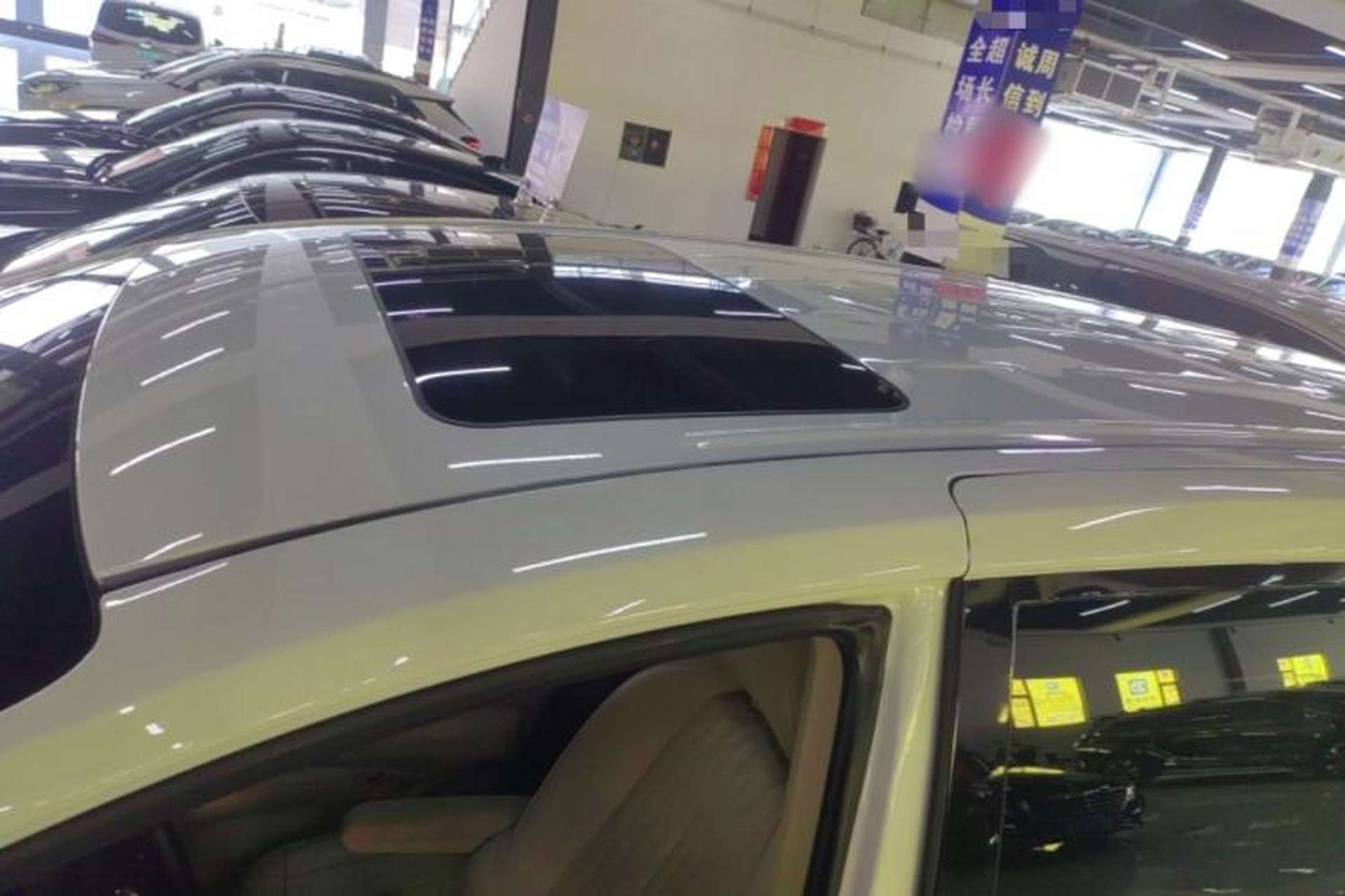Used Buick GL8 2023 Facelifted Land Cruiser Executive Luxury Version Roof
