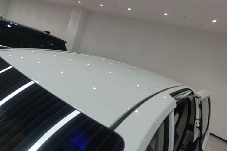 Used Buick GL8 2023 Land Executive Class Comfort Model Roof