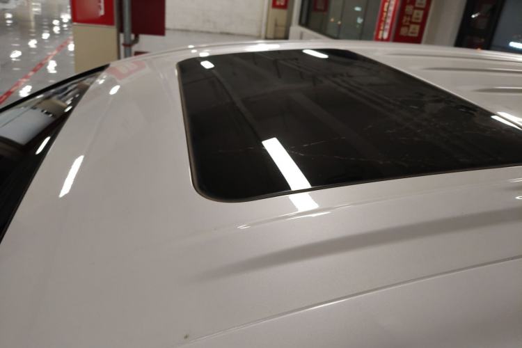 Used Buick GL8 2023 ES Lu Zun Deluxe and Yue Edition Roof